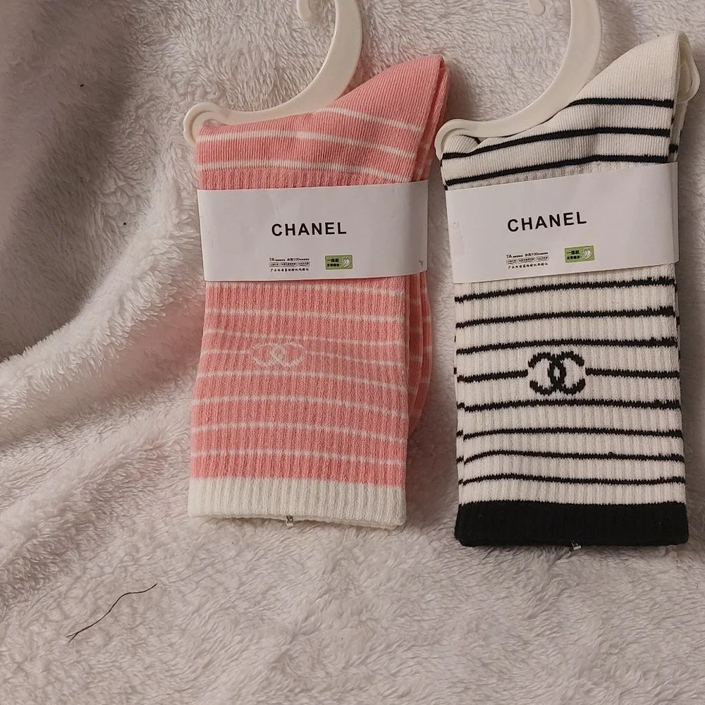 2 pairs of Striped Pink & White and Stiped Black & White socks women 7-9